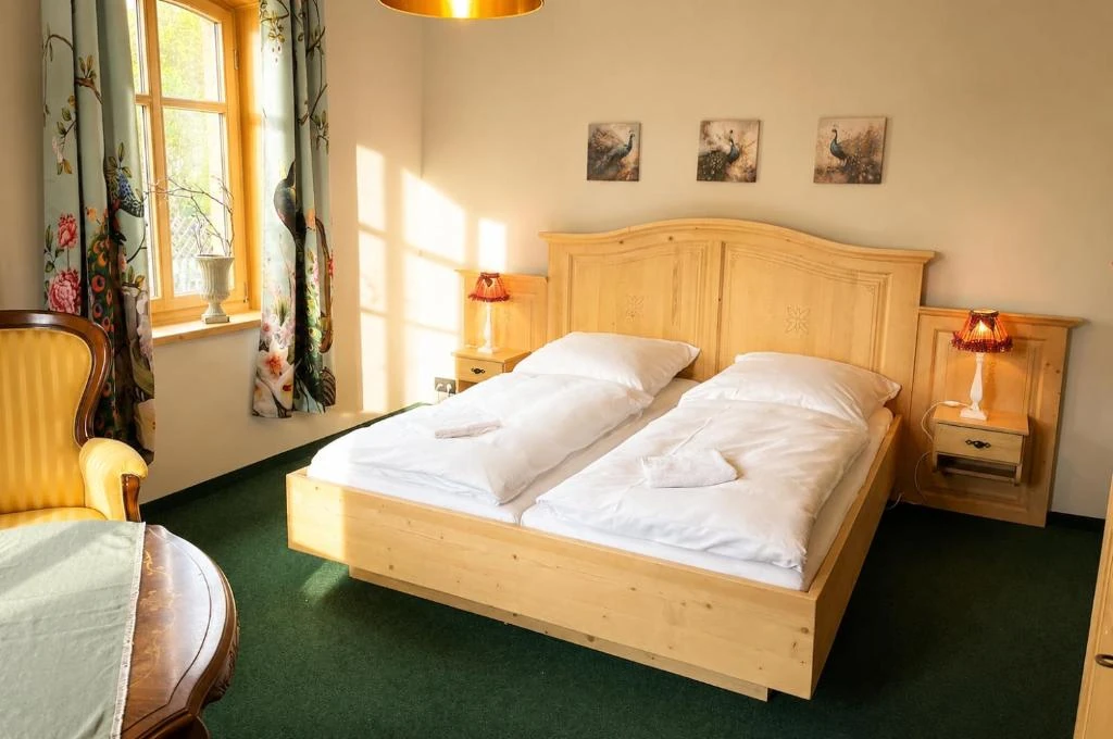 Schlafzimmer im Erdgeschoss · Ferienhaus Alte Provinz