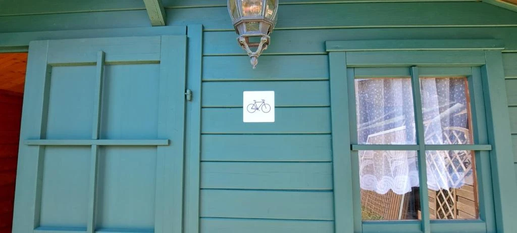 Fahrradschuppen 1 – weitere Perspektive · Der grüne Fürst · Ferienwohnung 2