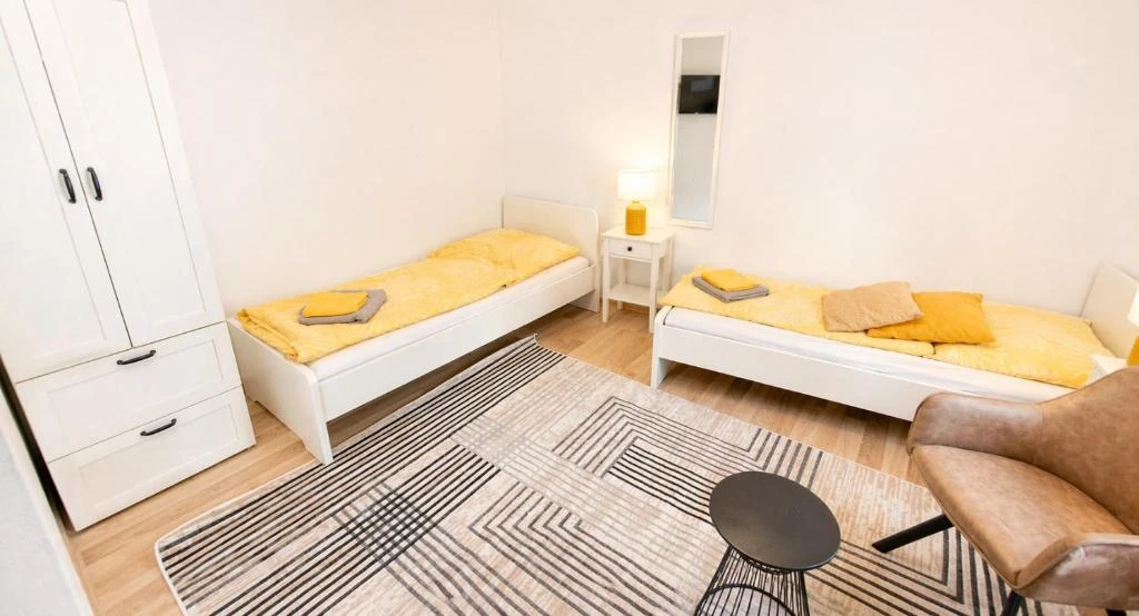Schlafzimmer 2 · Der grüne Fürst · Ferienwohnung 2