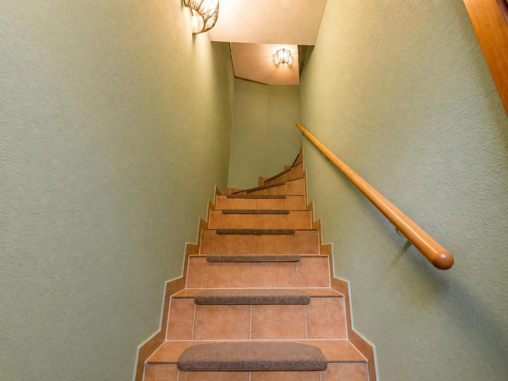 Treppenaufgang · Der grüne Fürst · Ferienwohnung Hinterhaus